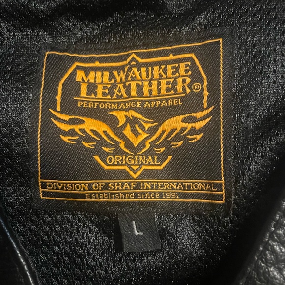 NWT Milwaukee women’s leather riding vest sz large - Picture 4 of 4